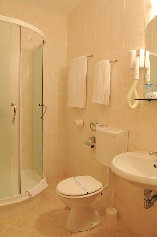 Rooms Split Stobreč エクステリア 写真